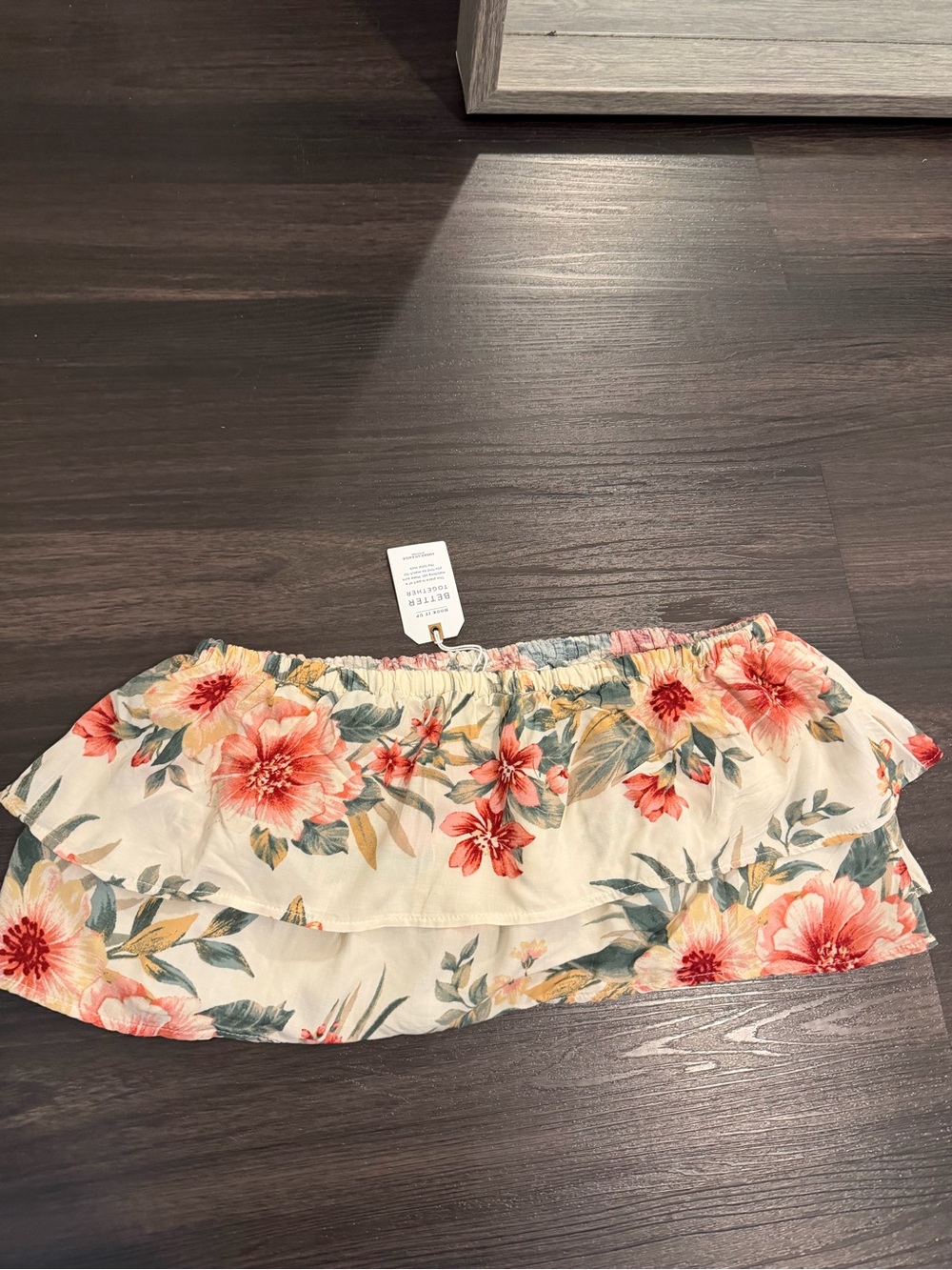 American Eagle Outfitters Cream Crop Top with Coral and Green Floral Print